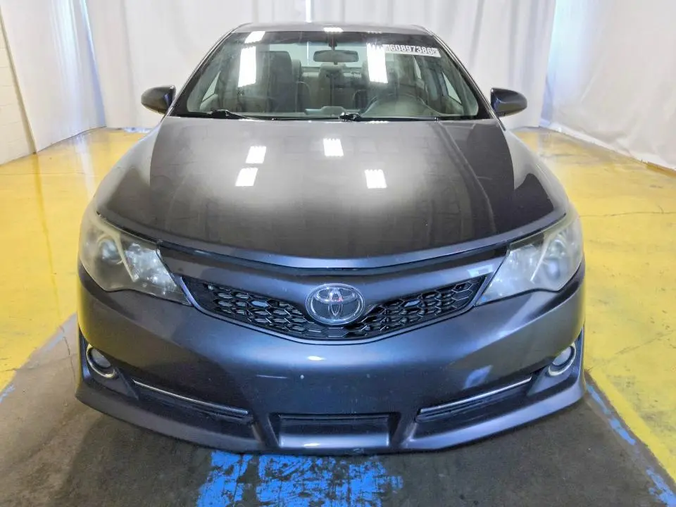 2014 TOYOTA CAMRY SE  