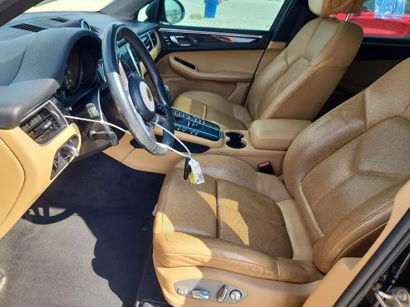 2017 PORSCHE MACAN   