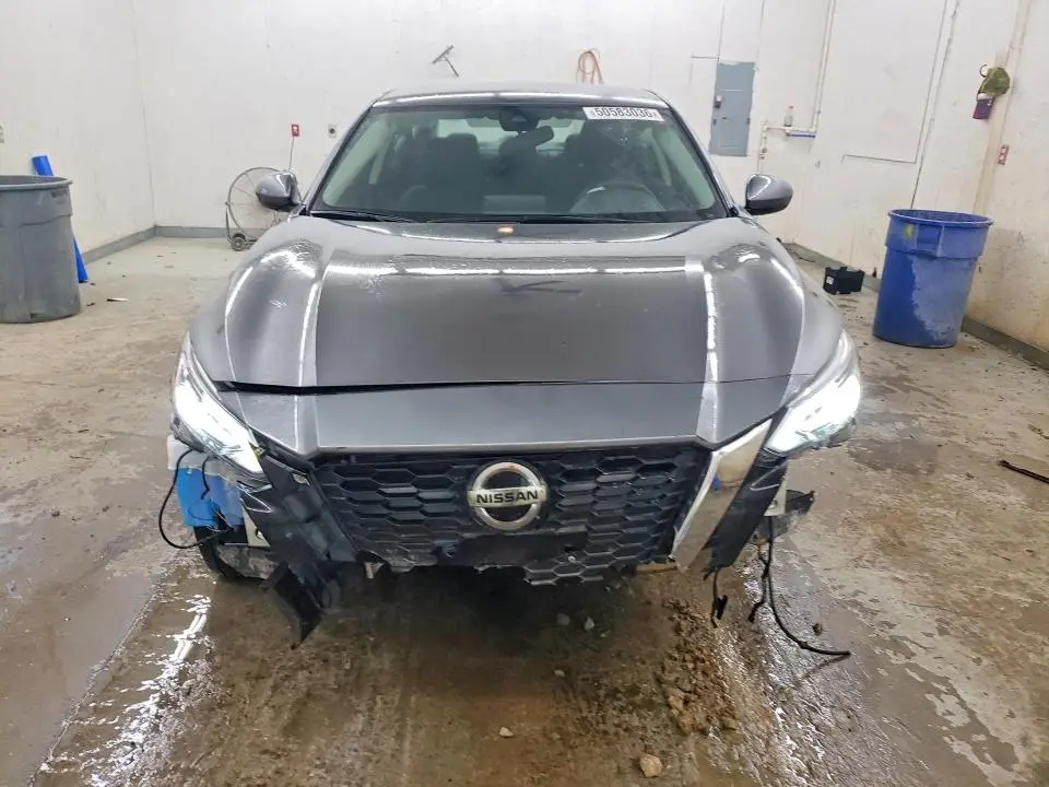 2022 NISSAN ALTIMA SV  