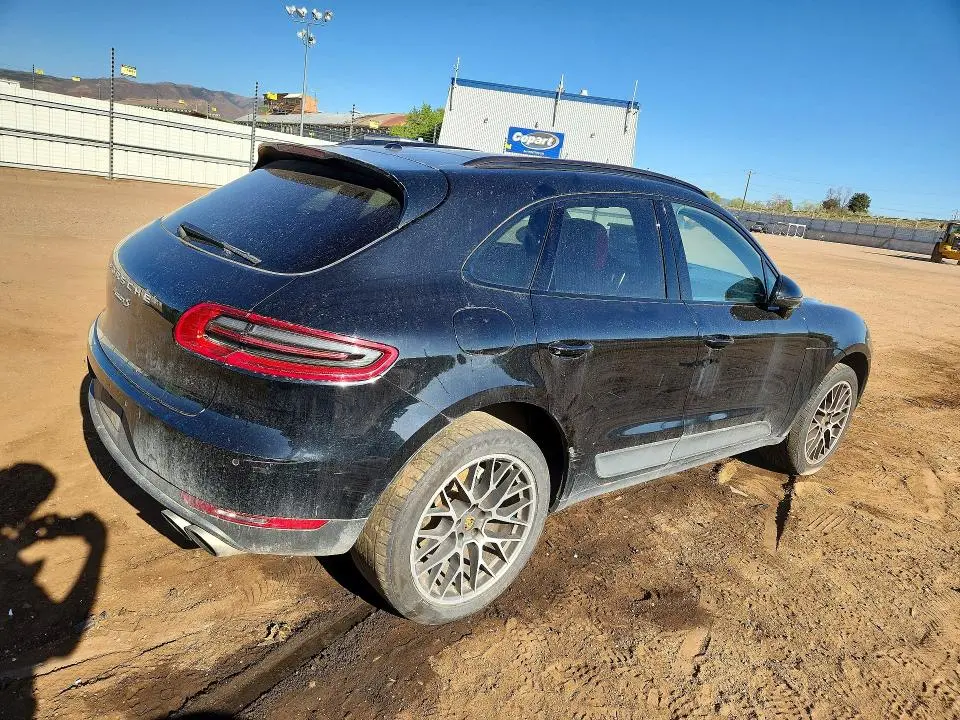 2016 PORSCHE MACAN S  