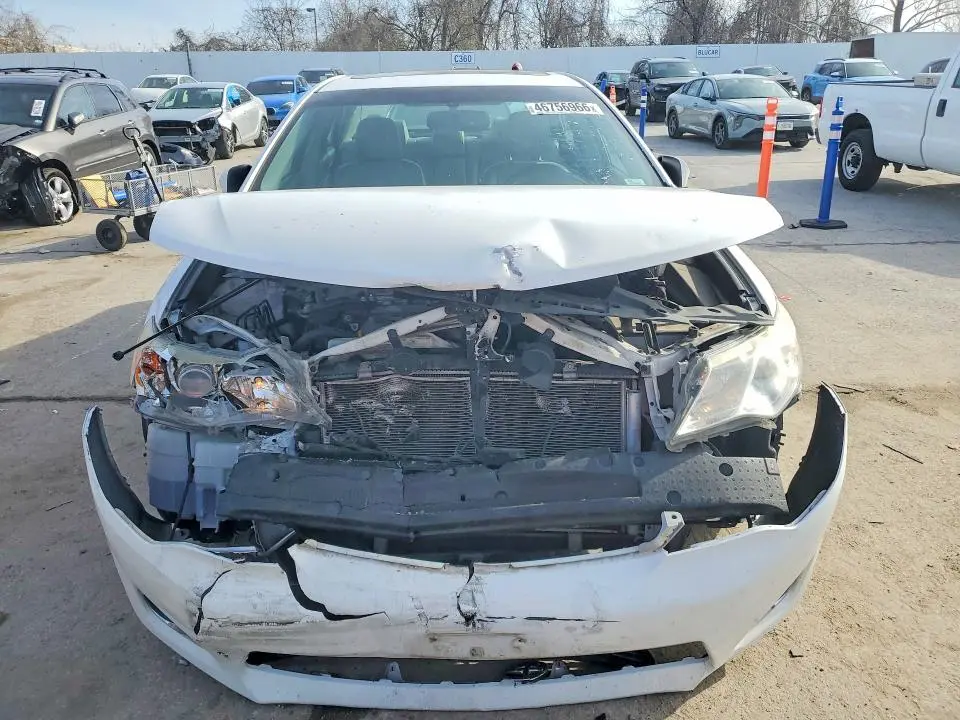 2013 TOYOTA CAMRY XLE  