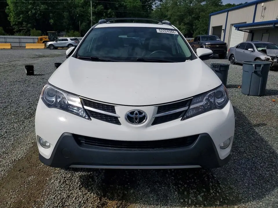 2015 TOYOTA RAV4 XLE  