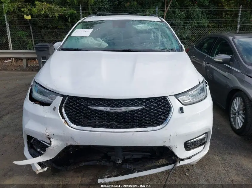 2022 CHRYSLER PACIFICA TOURING L