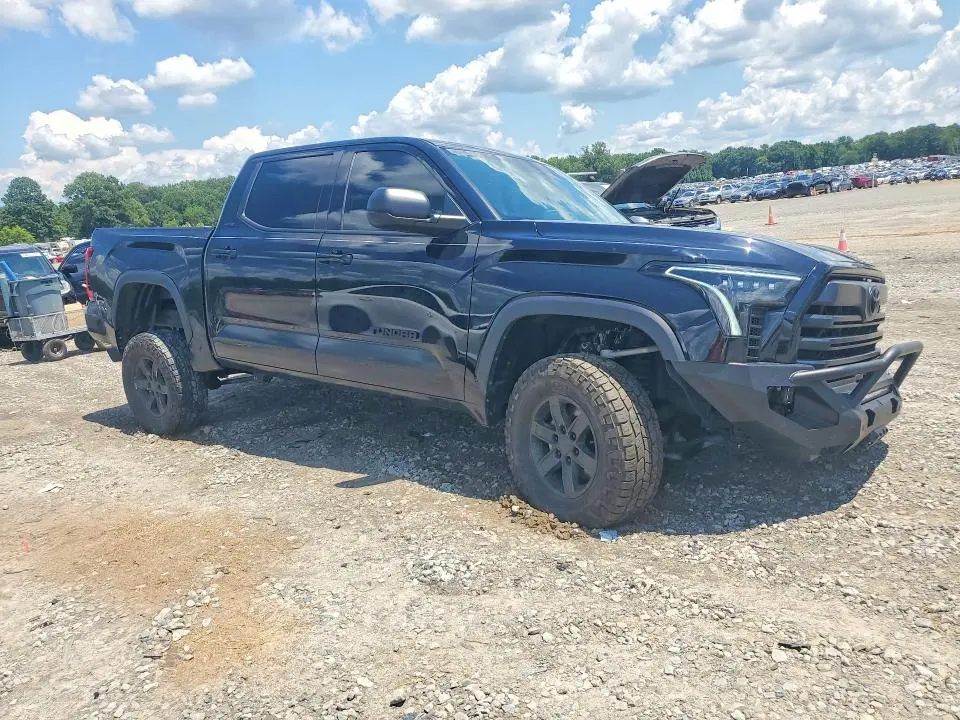2022 TOYOTA TUNDRA SR5  