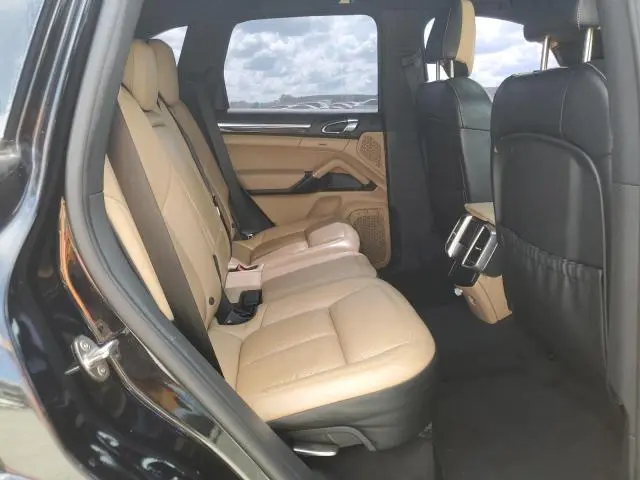 2016 PORSCHE CAYENNE   