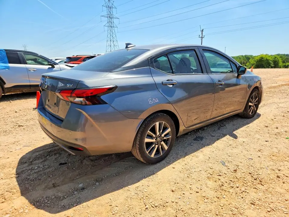 2021 NISSAN VERSA SV  