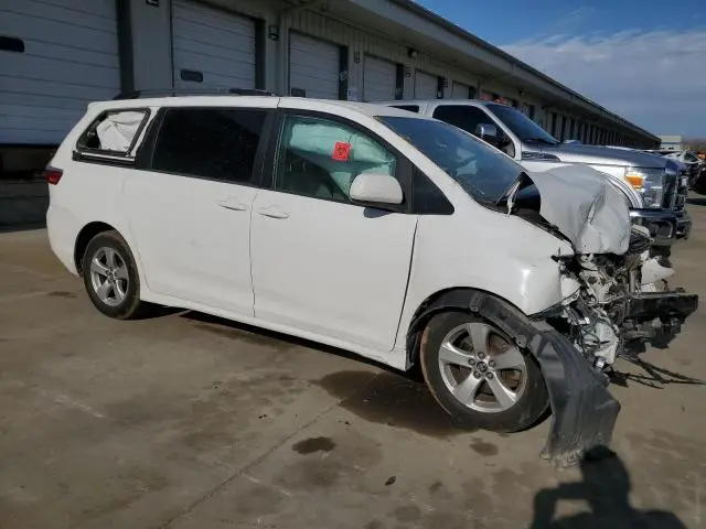 2019 TOYOTA SIENNA LE