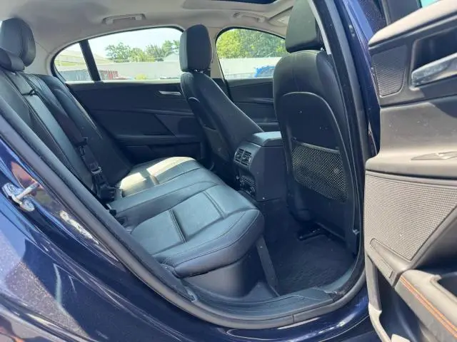 2018 JAGUAR XE PRESTIGE  
