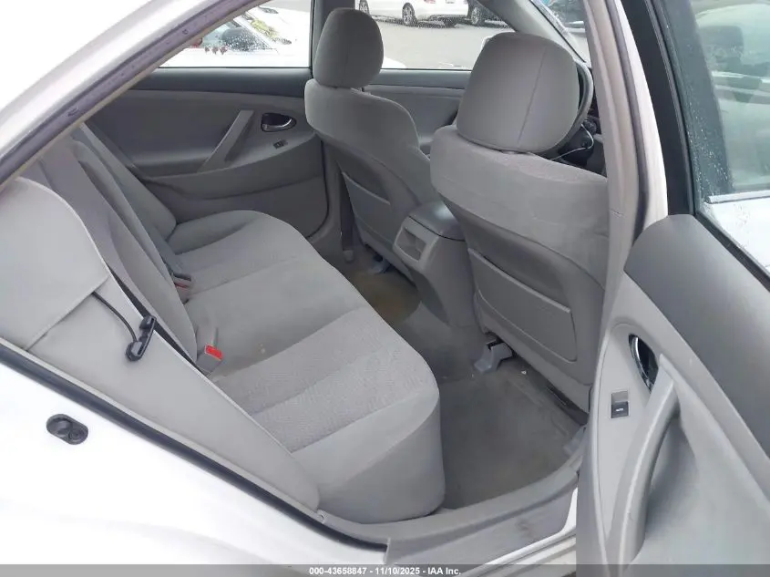 2011 TOYOTA CAMRY LE