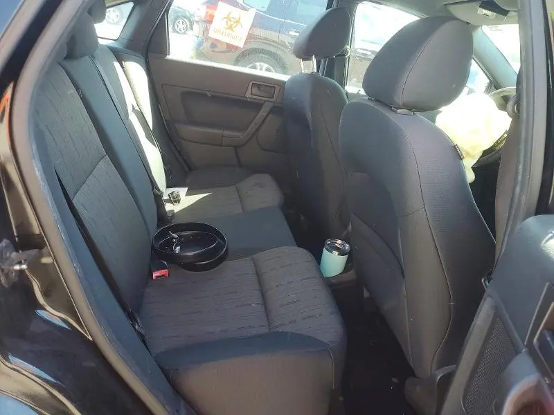2010 FORD FOCUS SE  