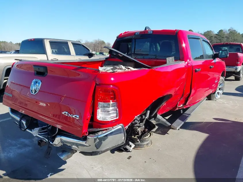 2024 RAM 1500 BIG HORN  4X4 6'4 BOX