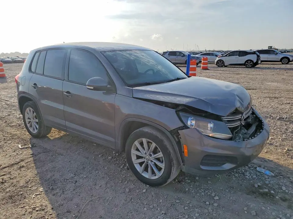 2017 VOLKSWAGEN TIGUAN S  