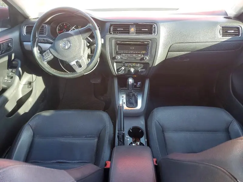 2013 VOLKSWAGEN JETTA SE  