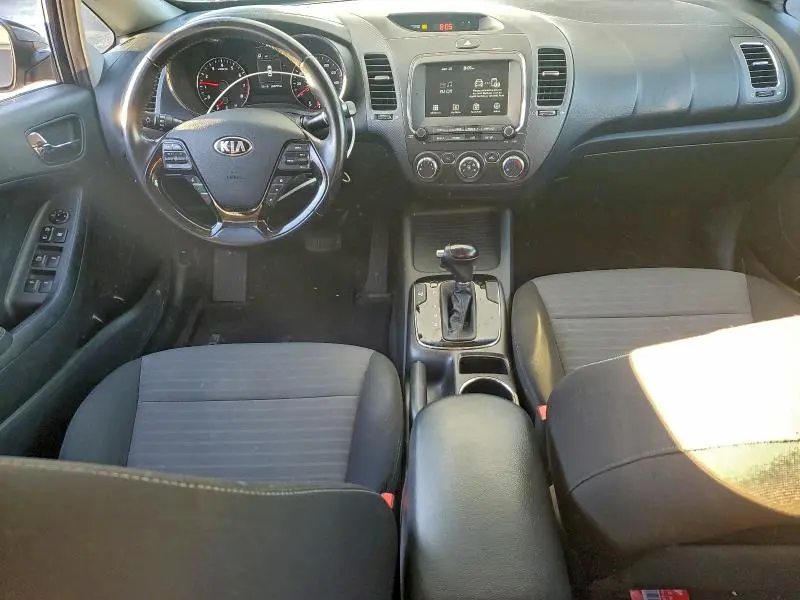 2017 KIA FORTE LX  