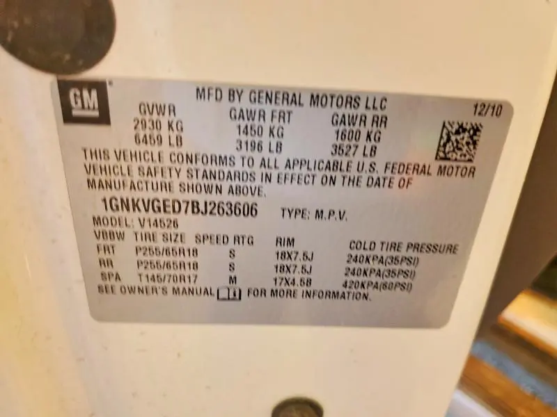 2011 CHEVROLET TRAVERSE LT  