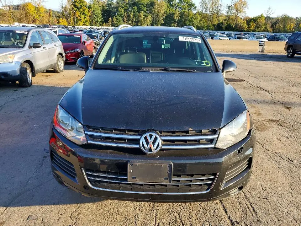 2014 VOLKSWAGEN TOUAREG V6  