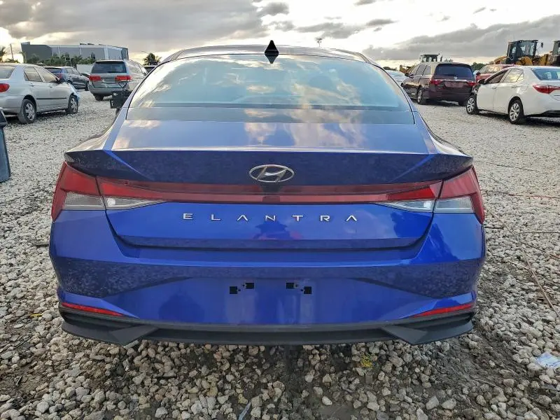 2022 HYUNDAI ELANTRA SEL  