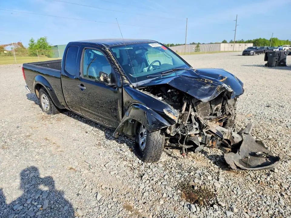 2015 NISSAN FRONTIER S  