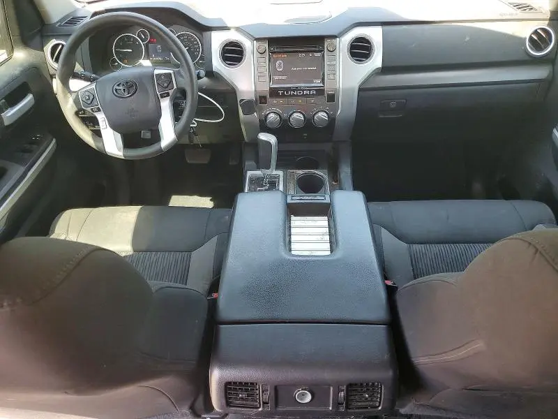 2015 TOYOTA TUNDRA CREWMAX SR5  