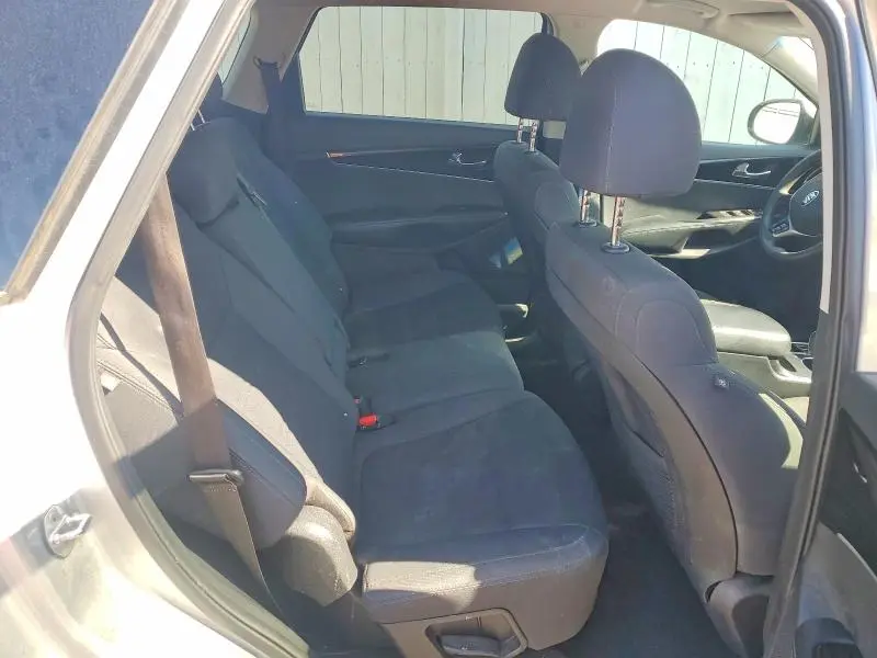 2020 KIA SORENTO S  