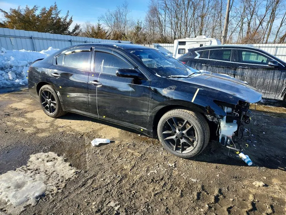 2011 NISSAN MAXIMA S  