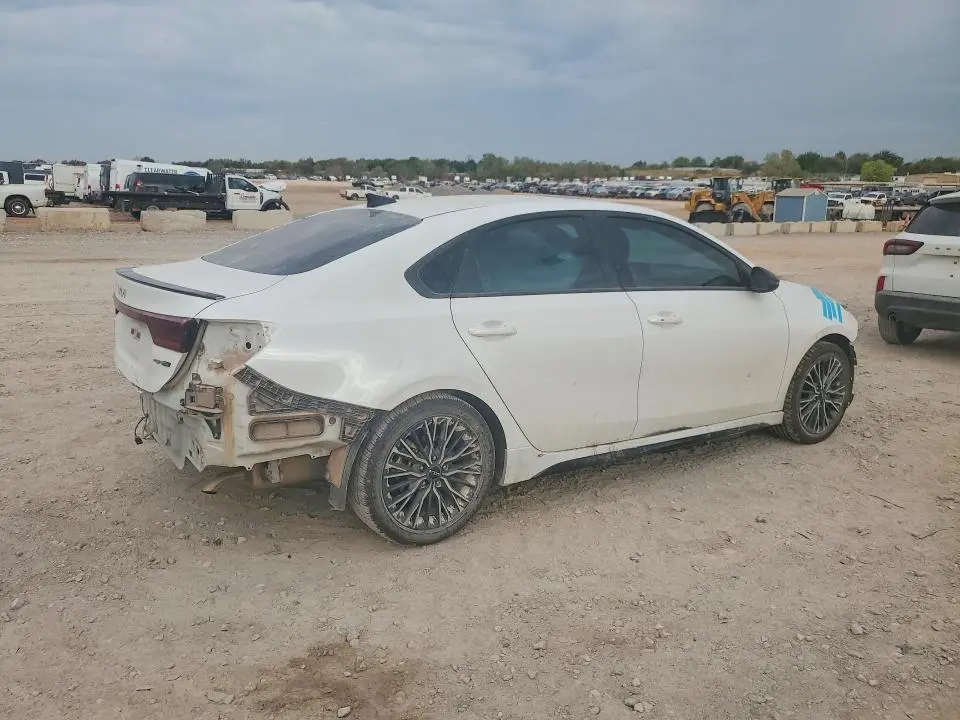 2023 KIA FORTE GT LINE  