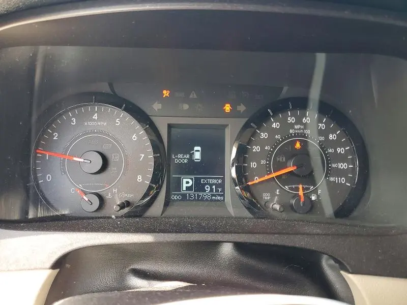 2017 TOYOTA SIENNA LE  