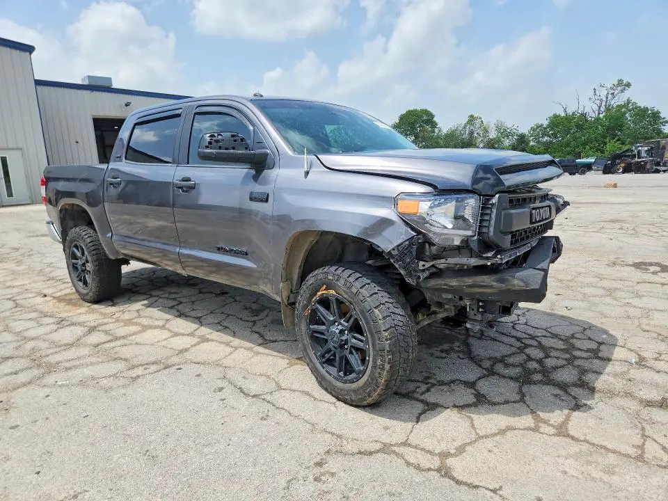 2019 TOYOTA TUNDRA CREWMAX SR5  
