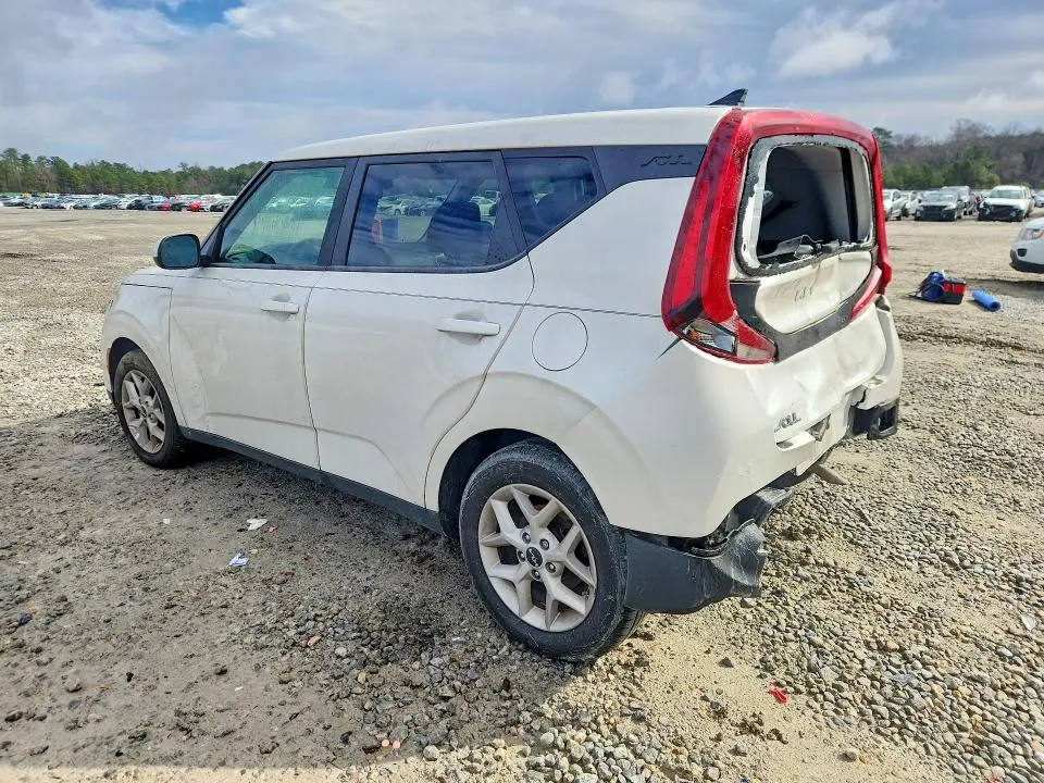 2022 KIA SOUL LX  