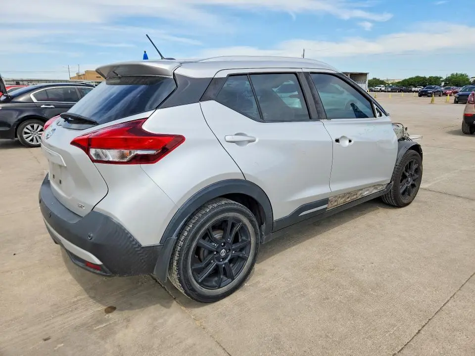 2020 NISSAN KICKS SR  