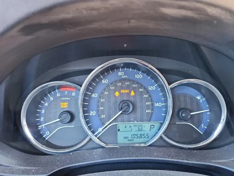 2015 TOYOTA COROLLA LE PLUS  