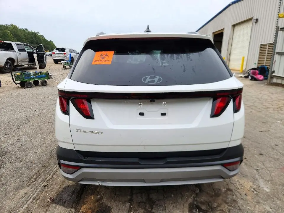 2025 HYUNDAI TUCSON SEL  