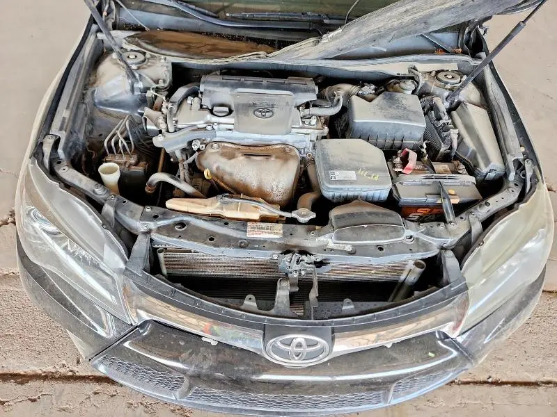 2016 TOYOTA CAMRY SE  