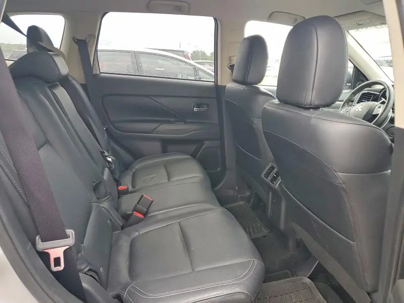 2019 MITSUBISHI OUTLANDER SE  