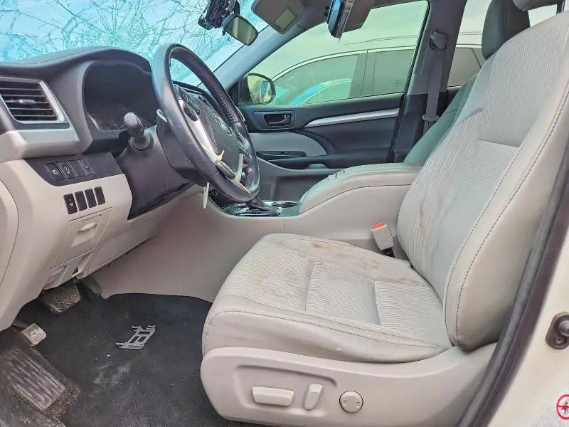 2017 TOYOTA HIGHLANDER LE PLUS  