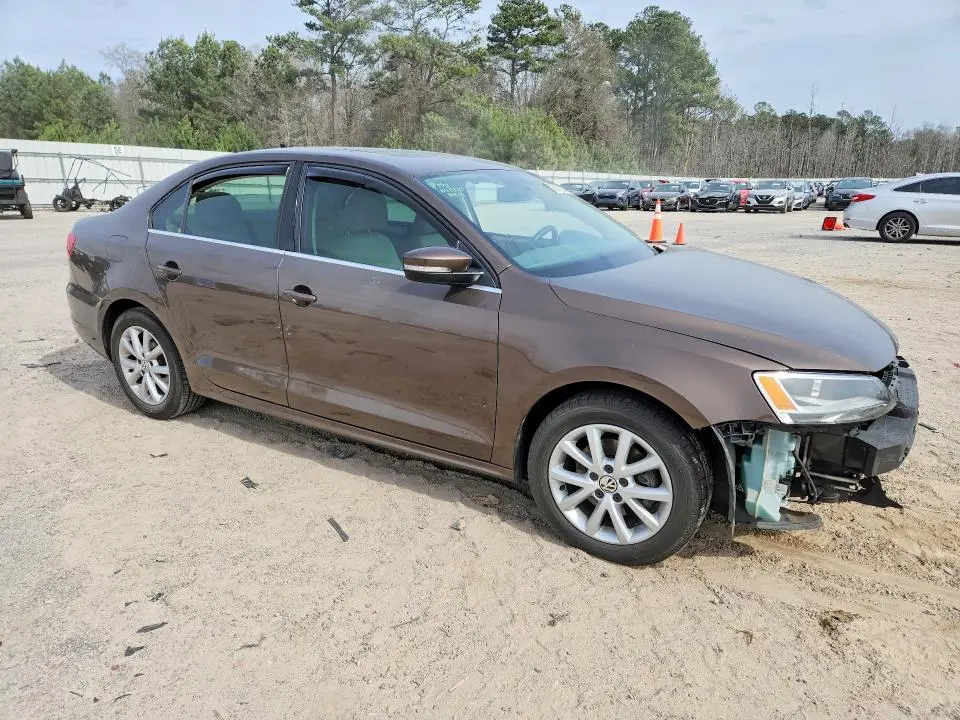 2014 VOLKSWAGEN JETTA SE  