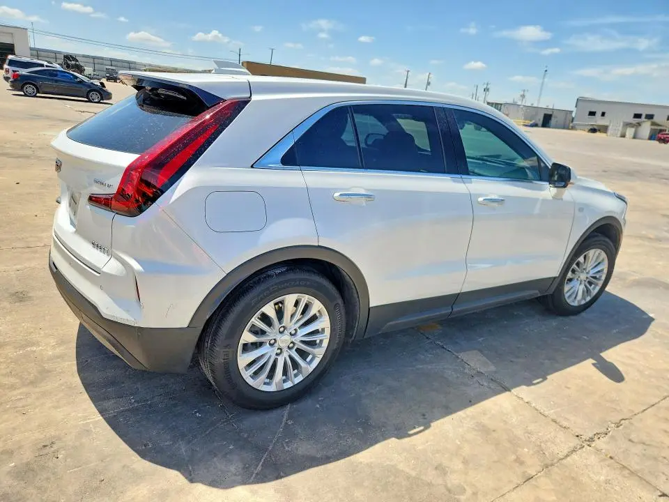 2024 CADILLAC XT4 LUXURY  