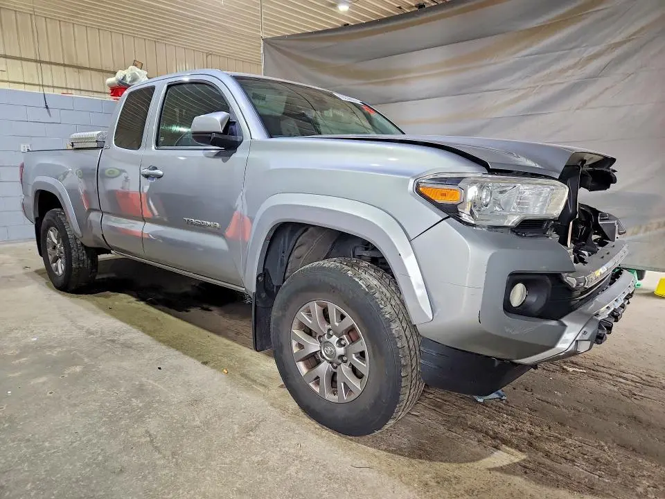 2019 TOYOTA TACOMA SR5  