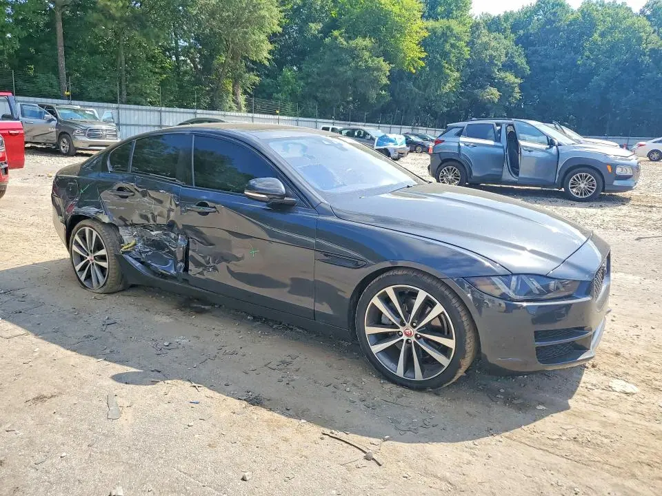 2017 JAGUAR XE PRESTIGE  