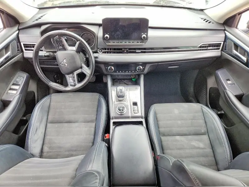 2022 MITSUBISHI OUTLANDER SE  