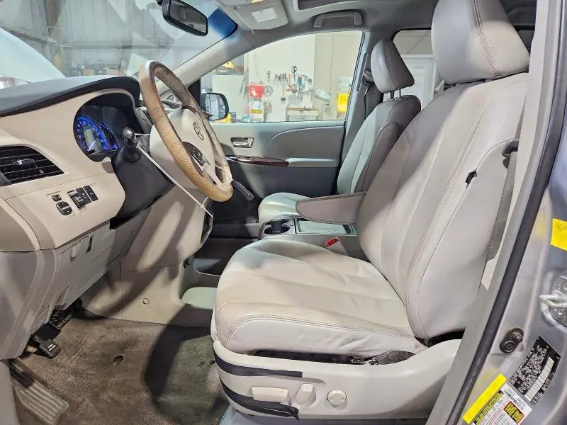 2011 TOYOTA SIENNA XLE 8-PASSENGER  