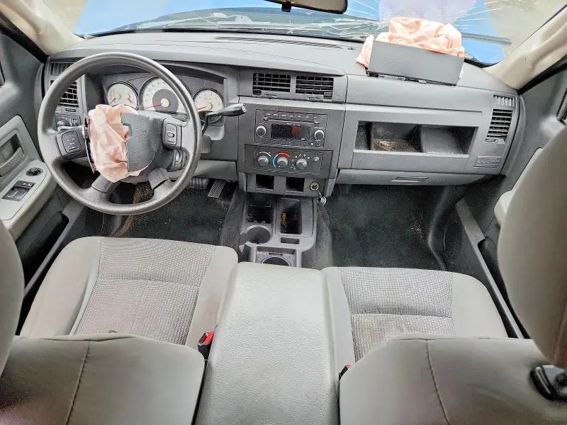 2011 DODGE DAKOTA SLT  