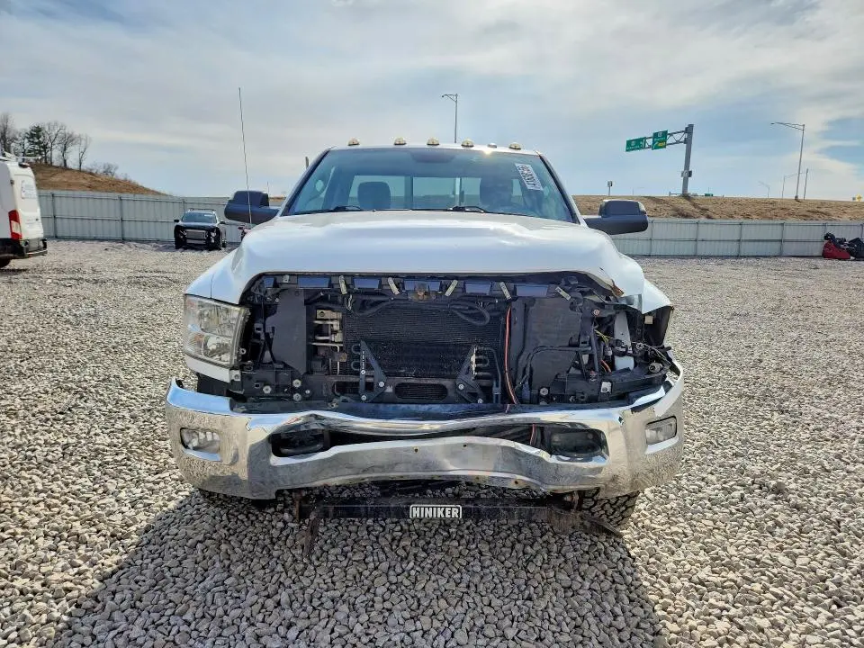 2016 RAM 3500 SLT  