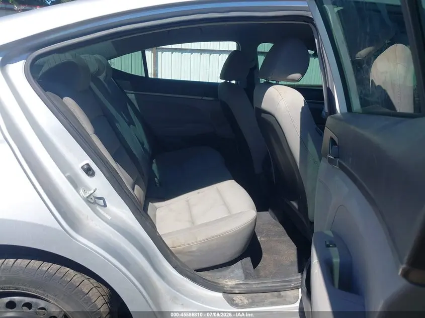 2018 HYUNDAI ELANTRA SE