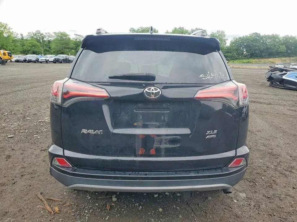 2017 TOYOTA RAV4 XLE  