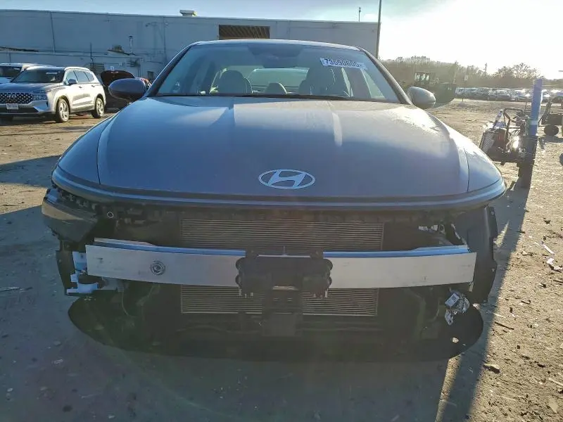 2025 HYUNDAI SONATA SE  