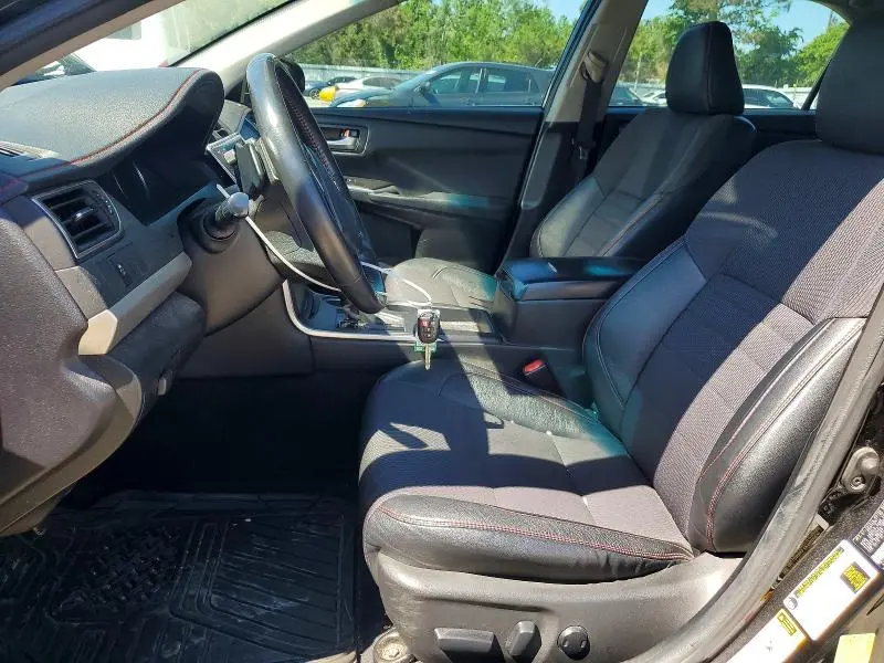 2017 TOYOTA CAMRY SE  