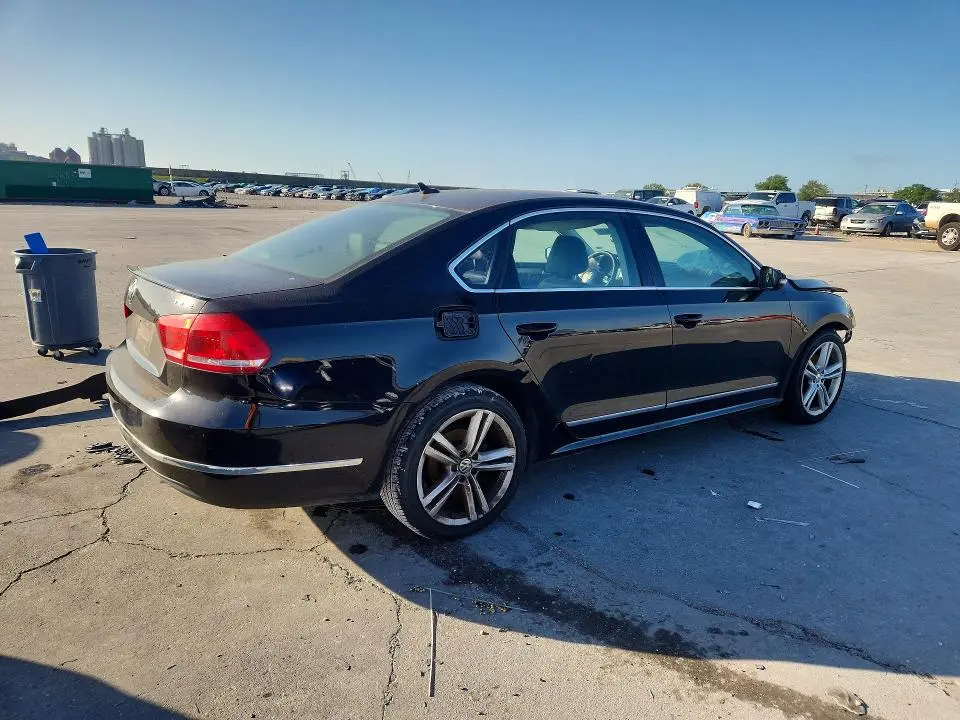2015 VOLKSWAGEN PASSAT SE  