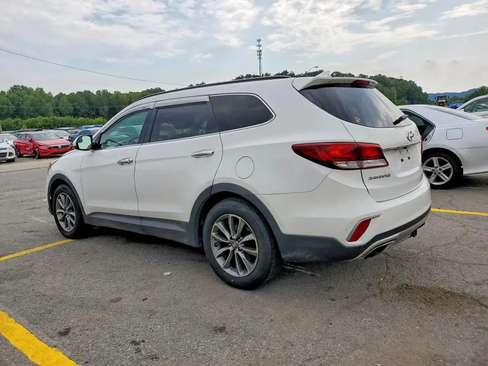 2017 HYUNDAI SANTA FE SE  