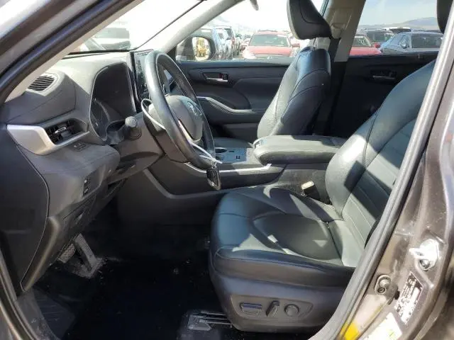 2022 TOYOTA HIGHLANDER HYBRID XLE  